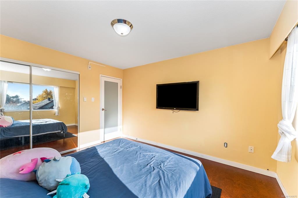 Fourth View of 1000 Mcclure St, Watson Manor, Victoria, BC, V8V 3E9