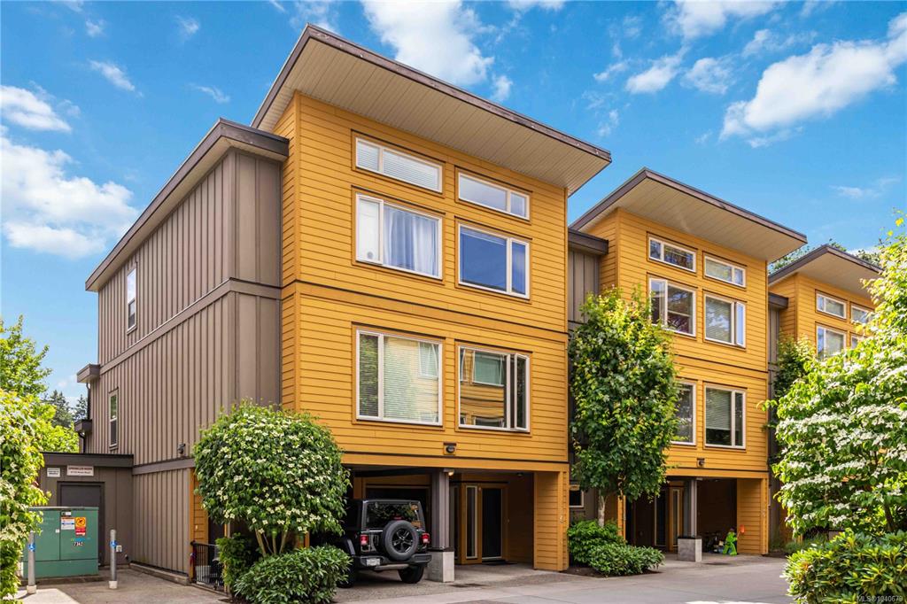2733 Peatt Rd, 1040679, BC,