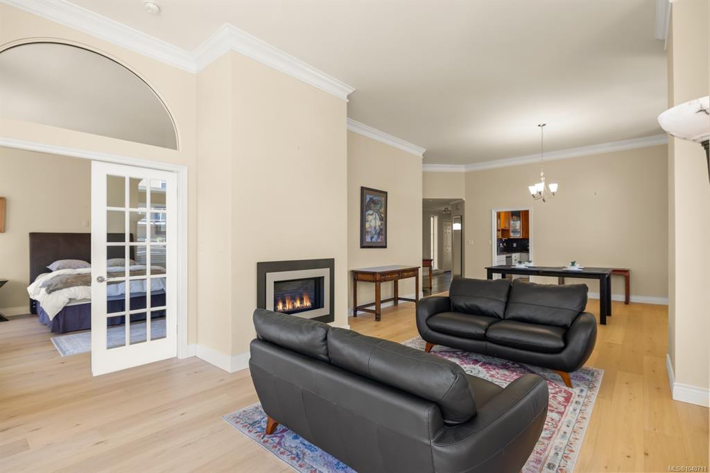 Fifth View of 10 Paul Kane Pl, Victoria, BC, V9A 7J8