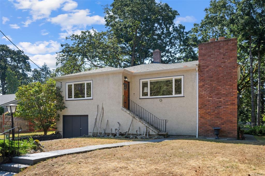 Third View of 1193 Old Esquimalt Rd, Esquimalt, BC, V9A 4X7
