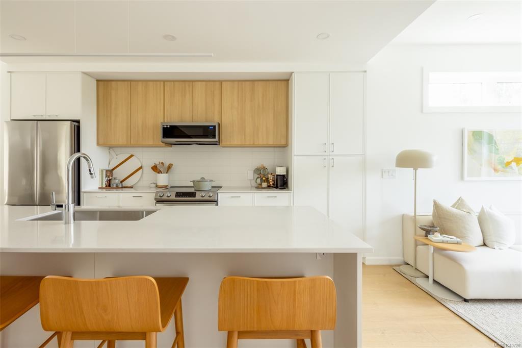 Fifth View of 3450 Whittier Ave, Greyson, Saanich, BC, V8Z 3R2