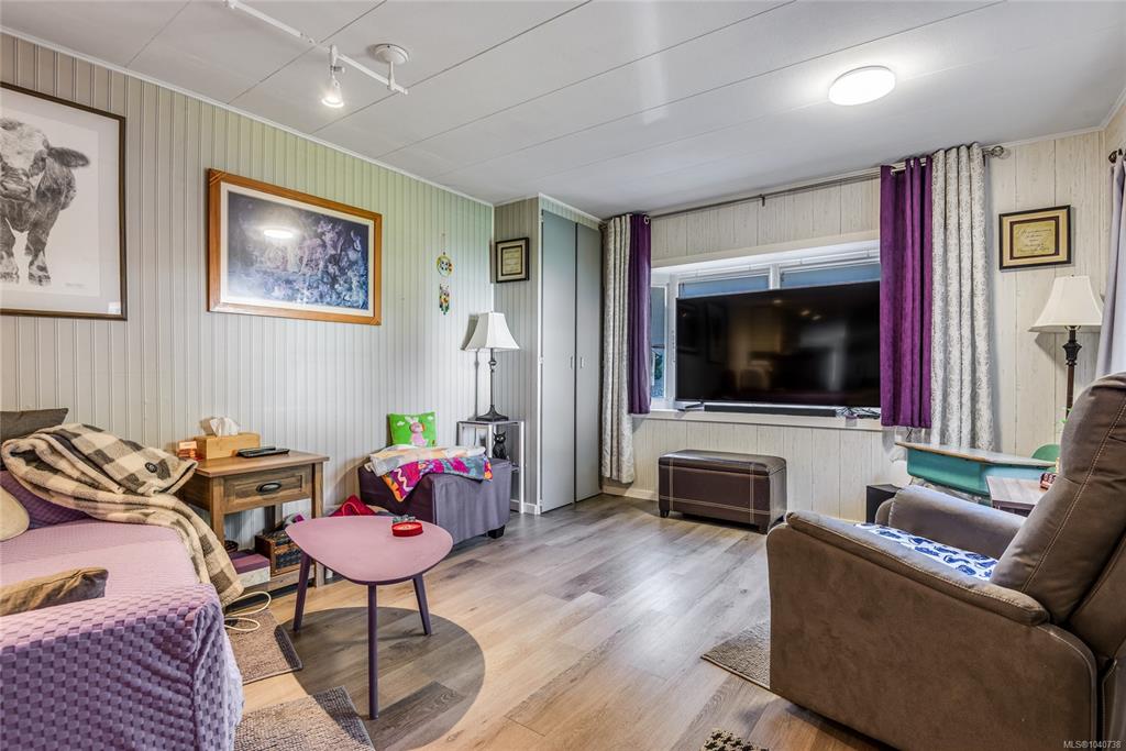 Third View of 1160 Shellbourne Blvd, Campbell River, BC, V9W 5G5