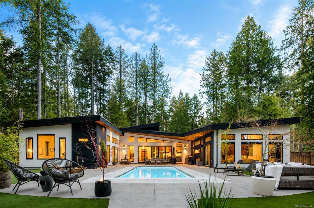 867 Bradley Dyne Rd, 1040754, BC,
