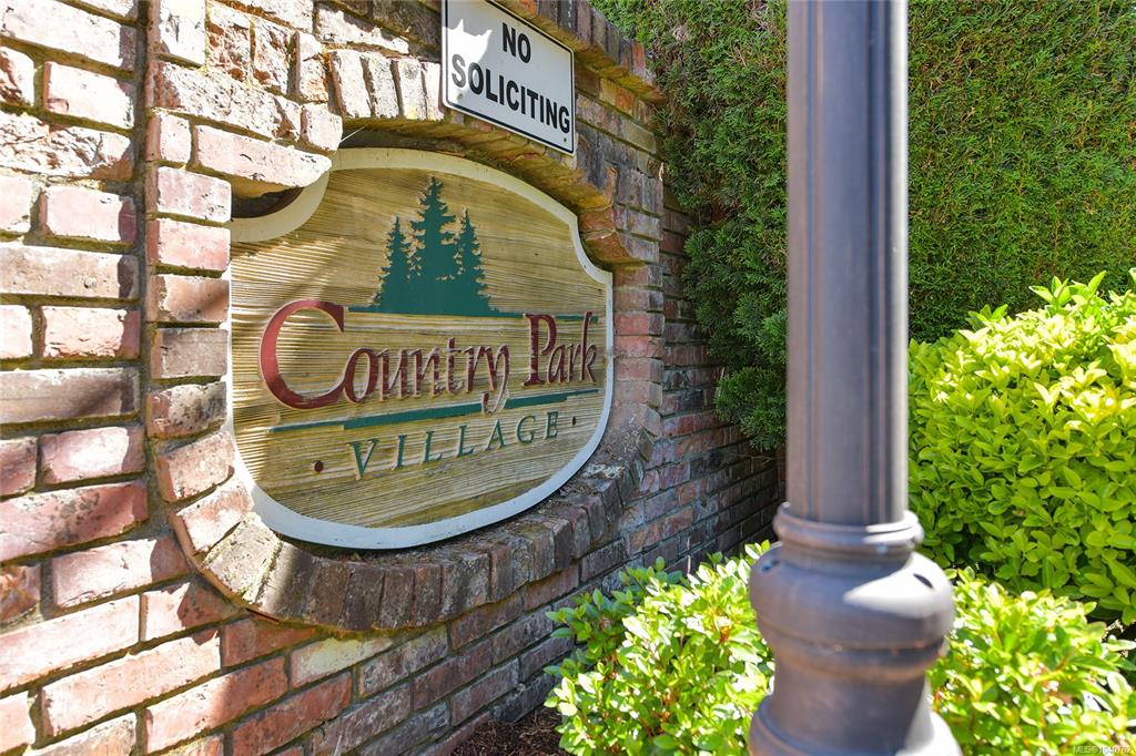 Second View of 7583 Central Saanich Rd, Central Saanich, BC, V8M 2B6