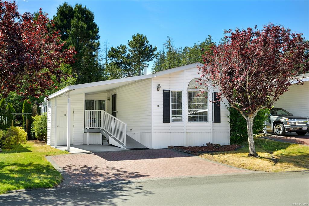 Third View of 7583 Central Saanich Rd, Central Saanich, BC, V8M 2B6