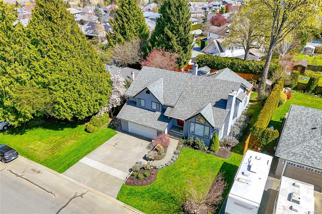 Third View of 6435 Loganberry Pl, Central Saanich, BC, V8Z 7E6