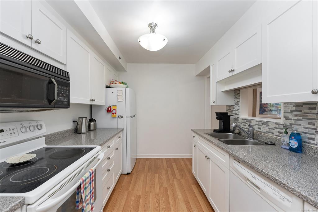 Third View of 3969 Shelbourne St, Saanich, BC, V8N 3E1