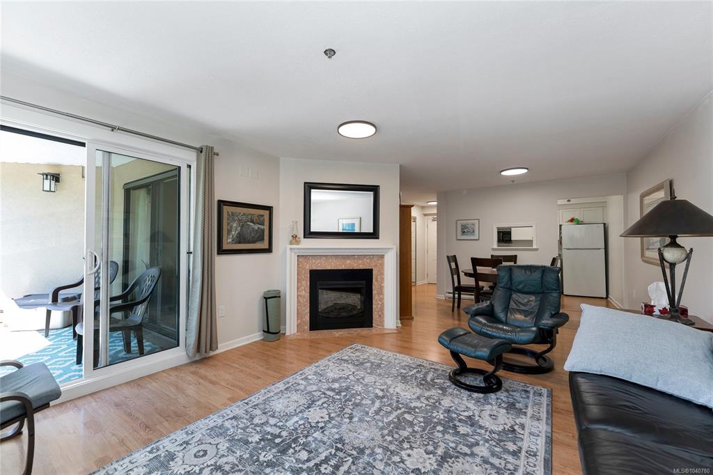 Fifth View of 3969 Shelbourne St, Saanich, BC, V8N 3E1