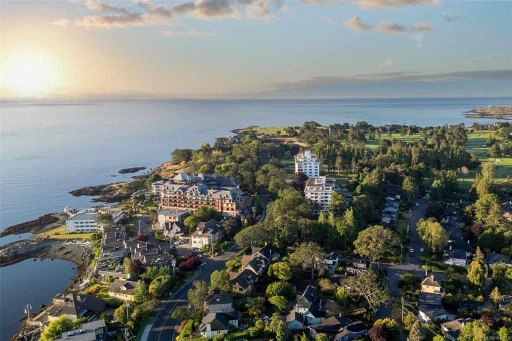 Third View of 1312 Beach Dr, The Anchorage, Oak Bay, BC, V8S 2N5