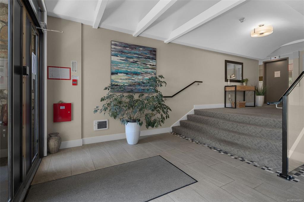 Fifth View of 1312 Beach Dr, The Anchorage, Oak Bay, BC, V8S 2N5