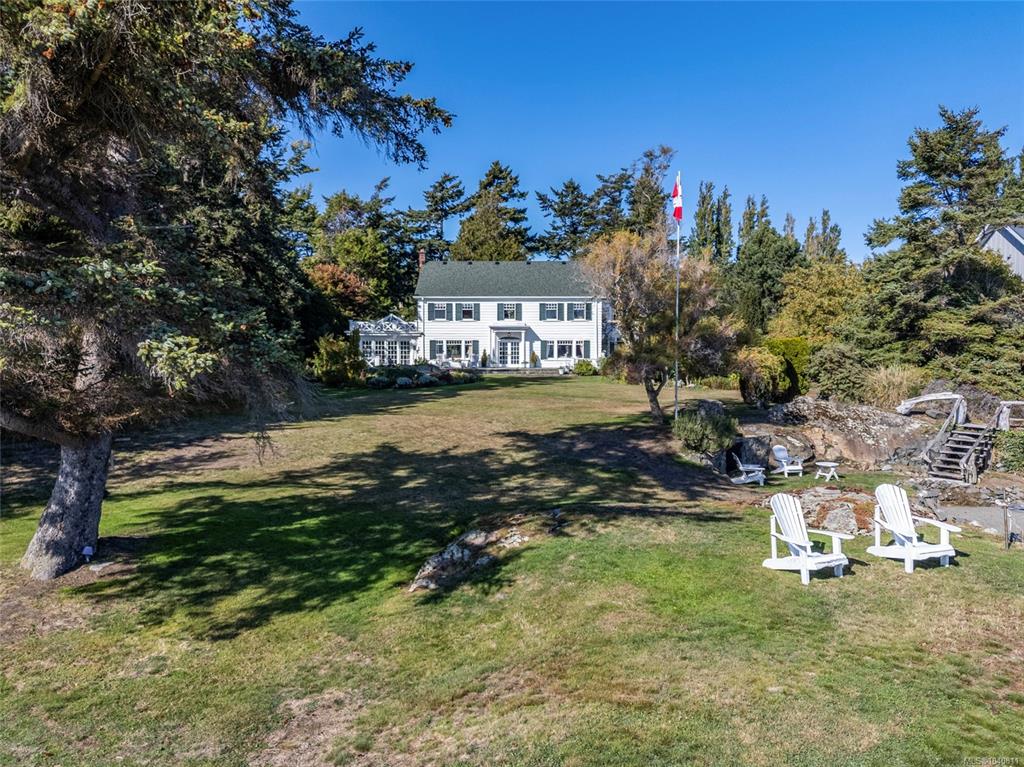 Fourth View of 3045 Mcanally Rd, Saanich, BC, V8N 1T3
