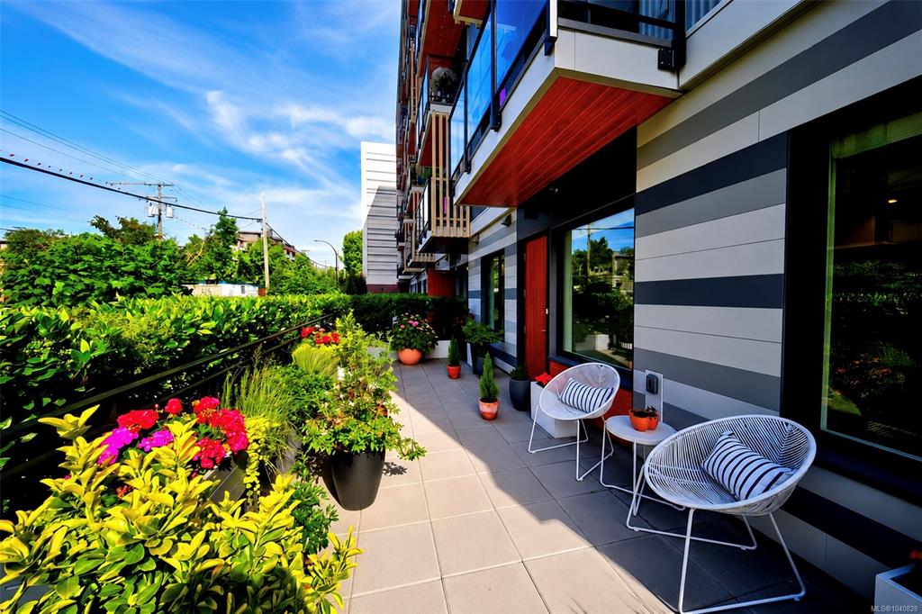 Second View of 1115 Johnson St, Haven, Victoria, BC, V8V 0H2
