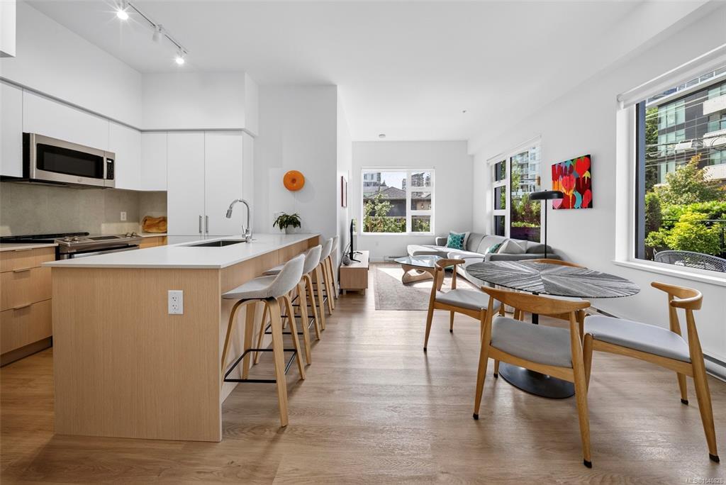 Third View of 1115 Johnson St, Haven, Victoria, BC, V8V 0H2