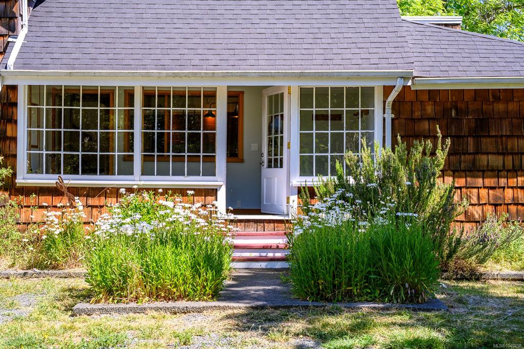 Fifth View of 500 Central Rd, Hornby Island, BC, V0R 1Z0