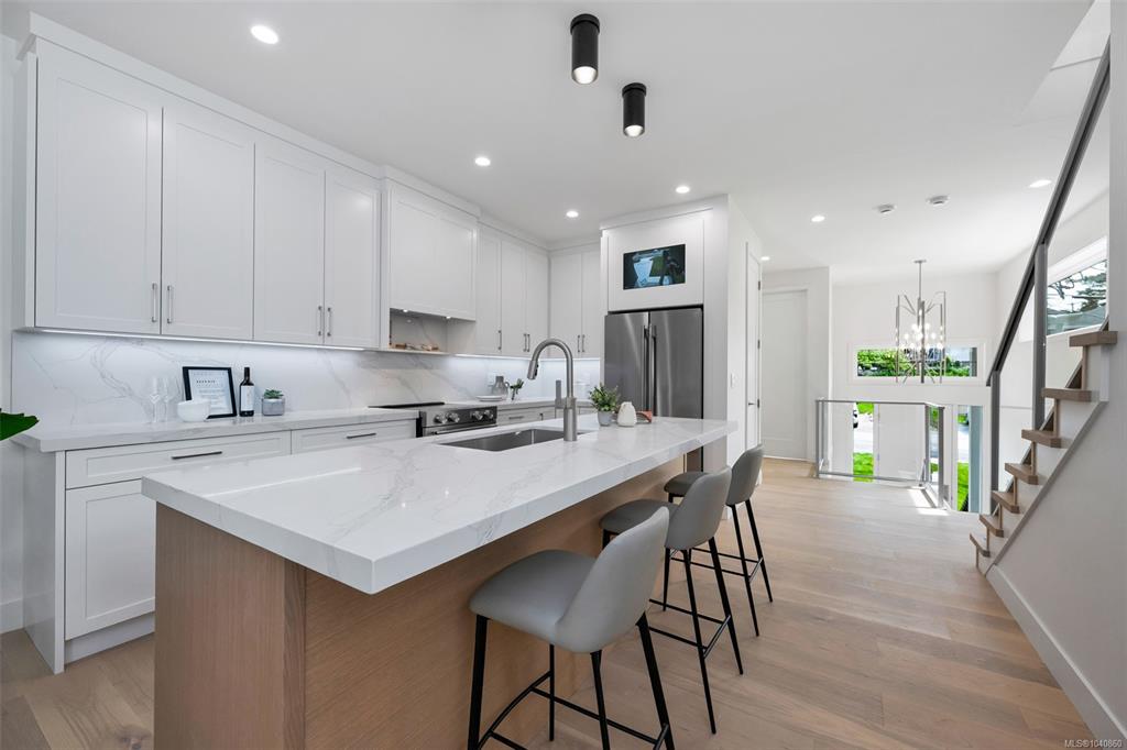 Fifth View of 4016 Wiseton St, Saanich, BC, V8Z 4M7