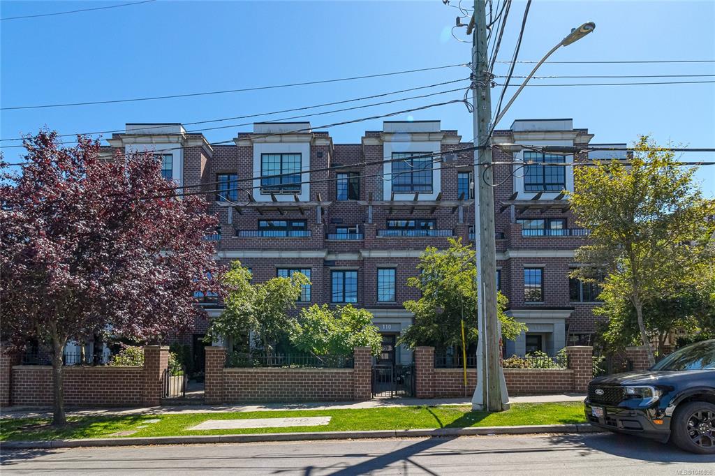 Third View of 1011 Burdett Ave, Victoria, BC, V8V 3G9