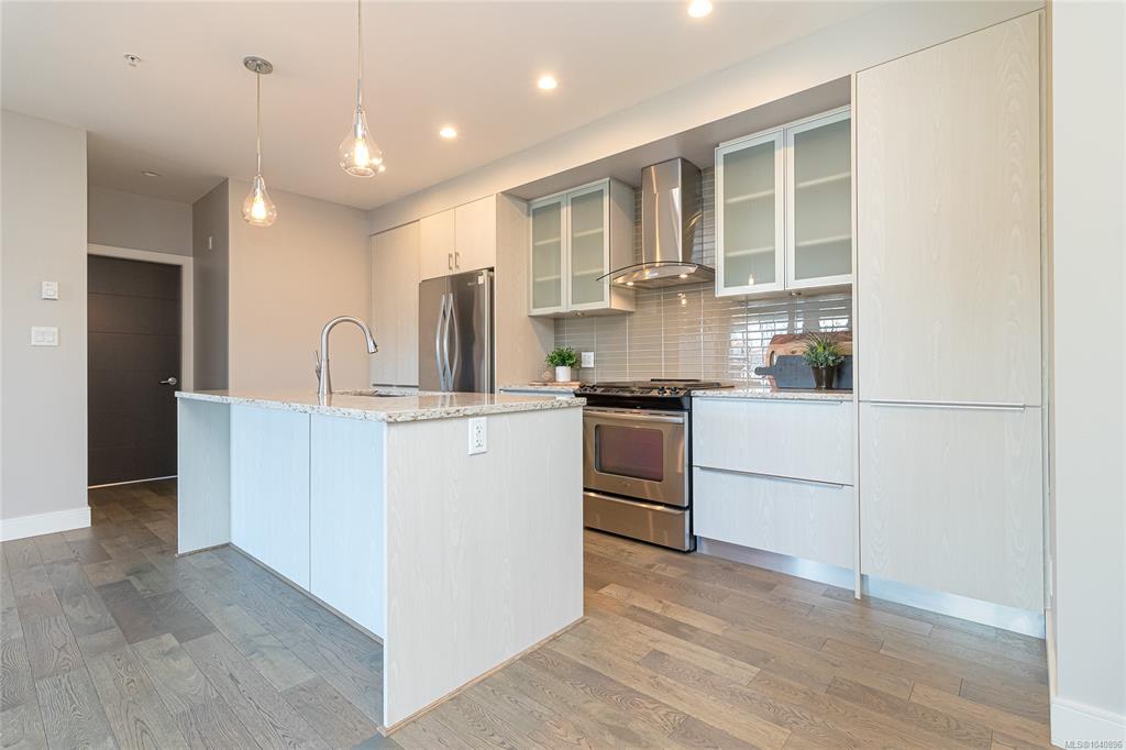 Fifth View of 1011 Burdett Ave, Victoria, BC, V8V 3G9