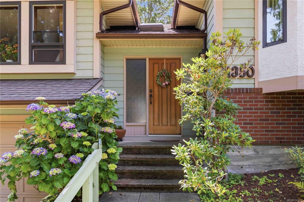 Fourth View of 4350 Faithwood Rd, Saanich, BC, V8X 4Z6