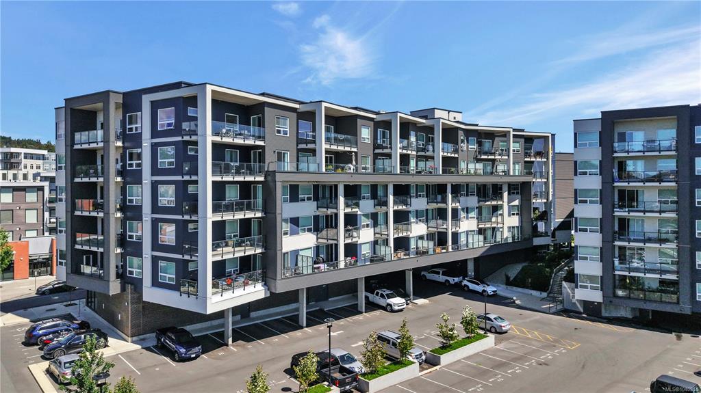 947 Whirlaway Cres, 1040914, BC,