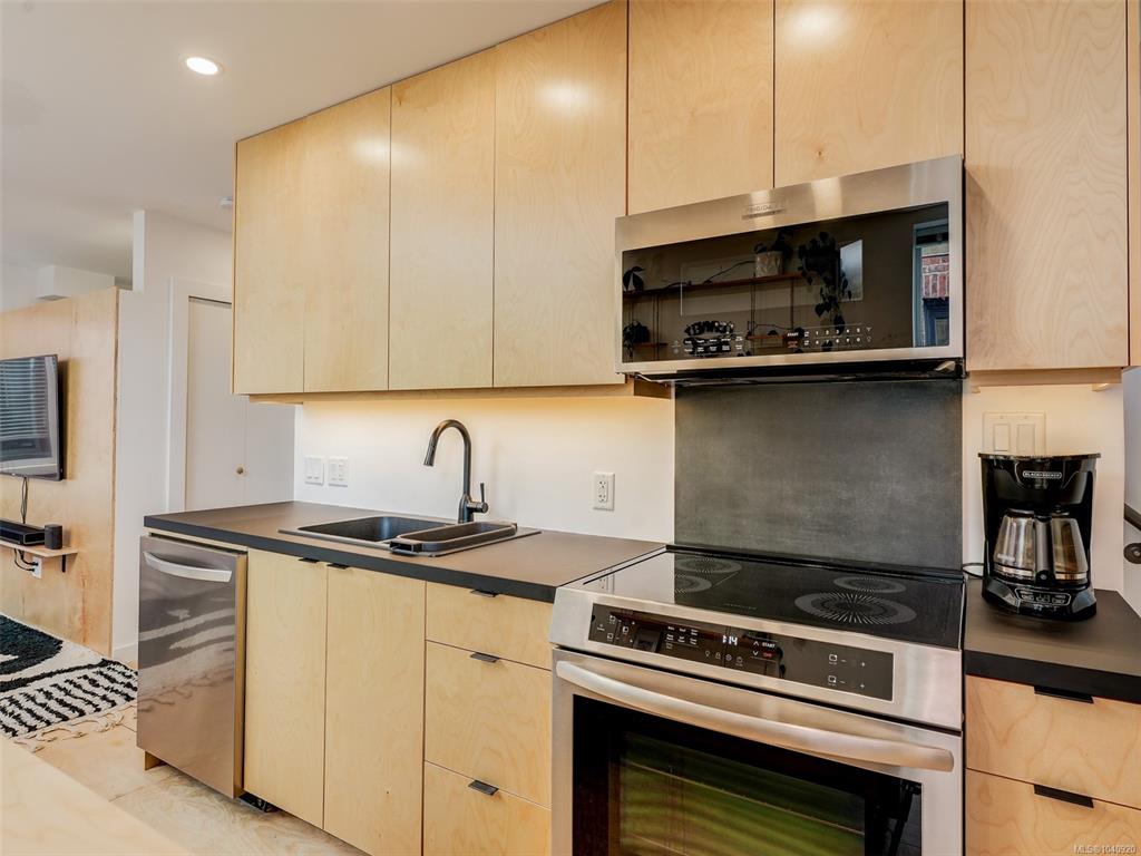 Fifth View of 532 1 2 Fisgard St, Dragon Alley, Victoria, BC, V8W 1R4