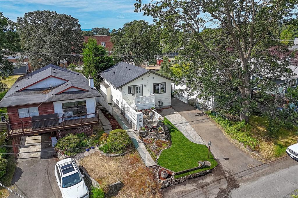 Third View of 1519 Pearl St, Victoria, BC, V8R 2Y8