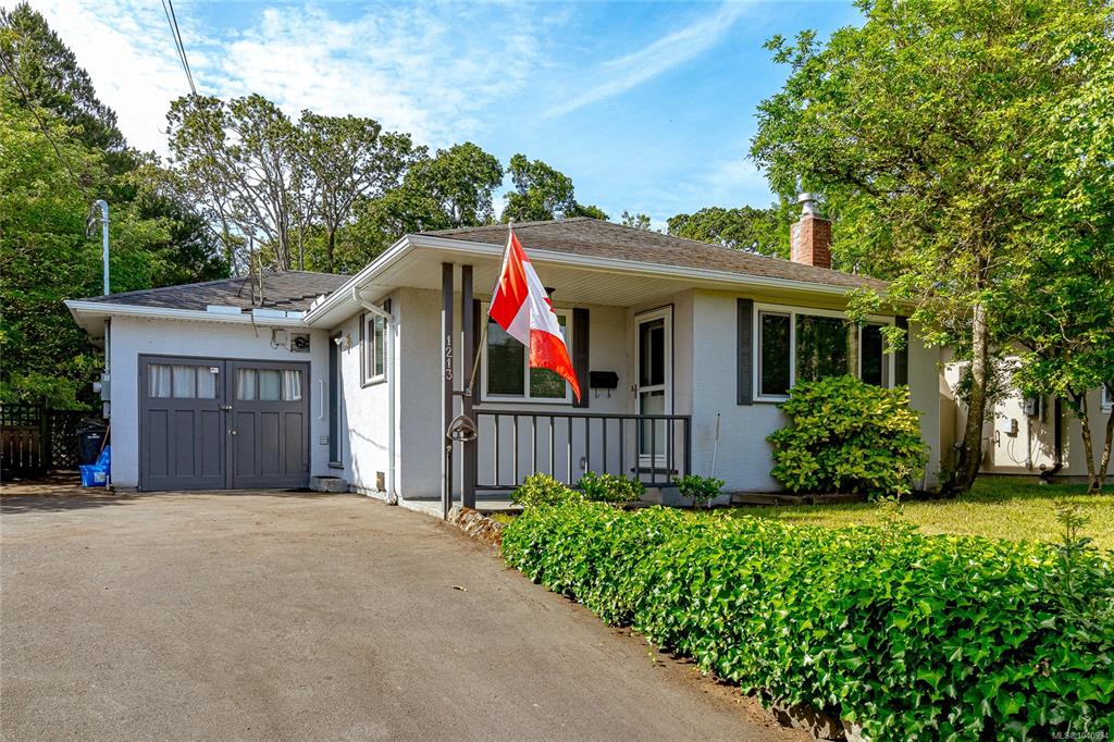 Second View of 1213 Finlayson St, Victoria, BC, V8T 2T8