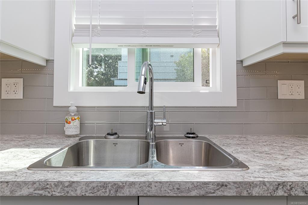 Fourth View of 1213 Finlayson St, Victoria, BC, V8T 2T8