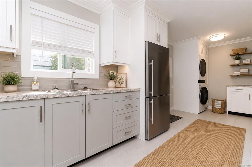 Fifth View of 1213 Finlayson St, Victoria, BC, V8T 2T8