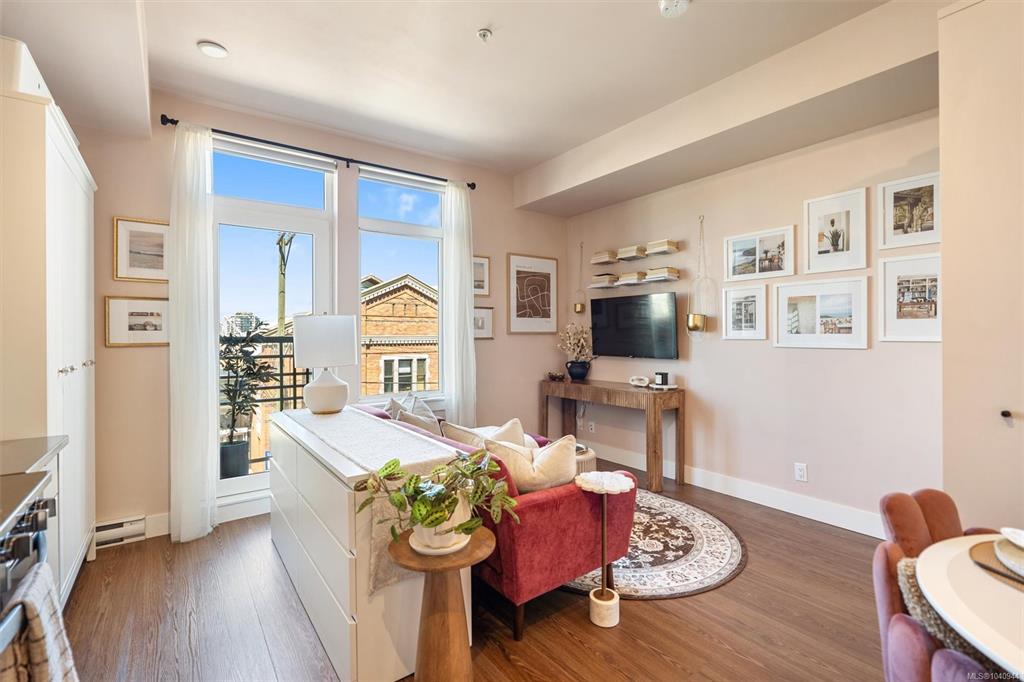 Fourth View of 515 Chatham St, Victoria, BC, V8T 0C8
