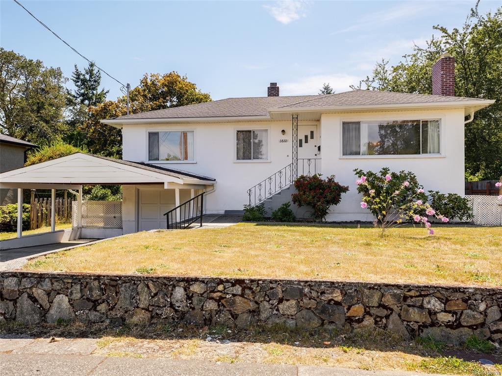 3832 Carey Rd, 1040950, BC,