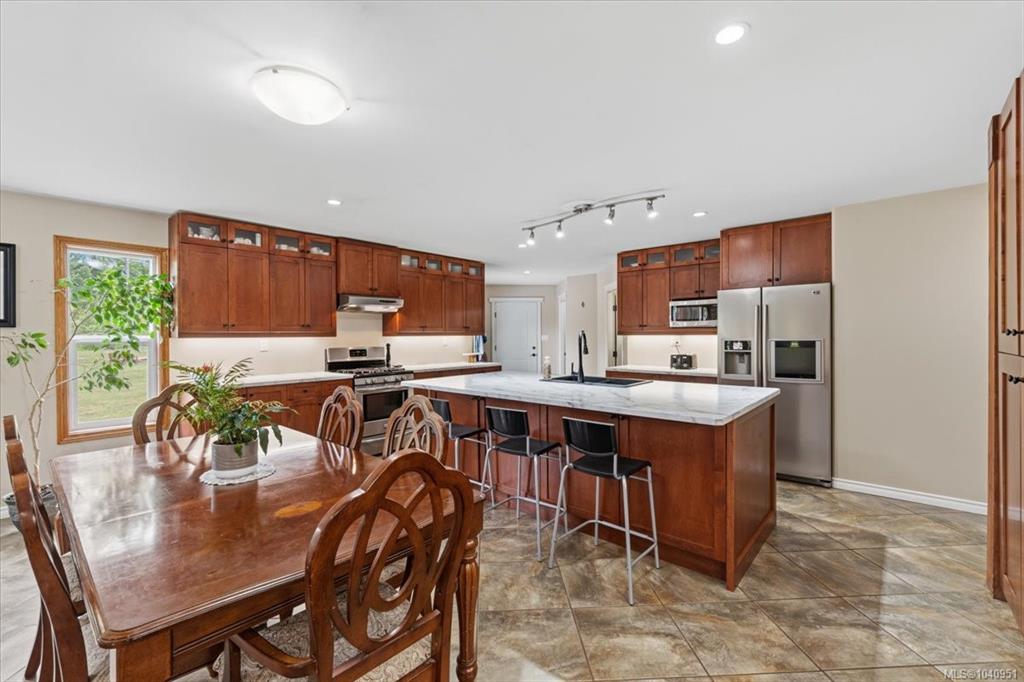 Fourth View of 8204 Wellham Rd, Port Alberni, BC, V9Y 8N1
