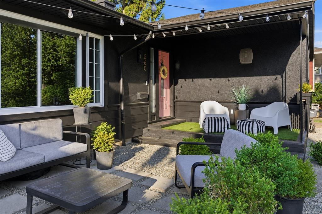 Third View of 560 Kay St, Saanich, BC, V8Z 2L3