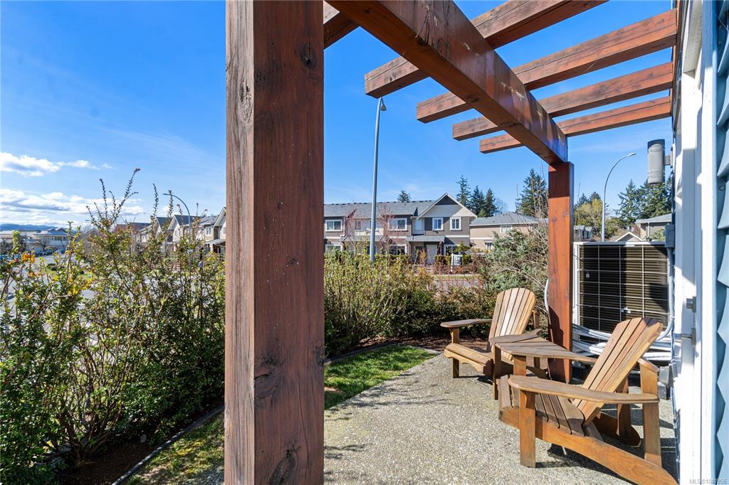 Third View of 1800 Summerhill Pl, Nanaimo, BC, V9S 0C7