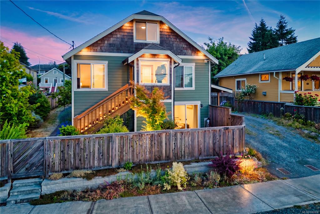 Third View of 726 Haliburton St, Nanaimo, BC, V9R 4W7