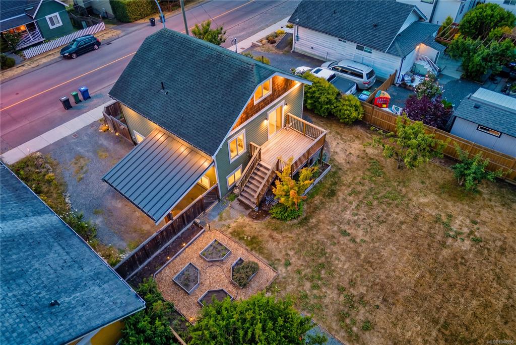 Fifth View of 726 Haliburton St, Nanaimo, BC, V9R 4W7
