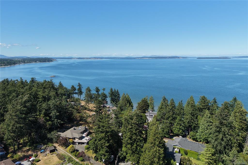Fourth View of 4767 Elliot Pl, Saanich, BC, V8Y 3E4