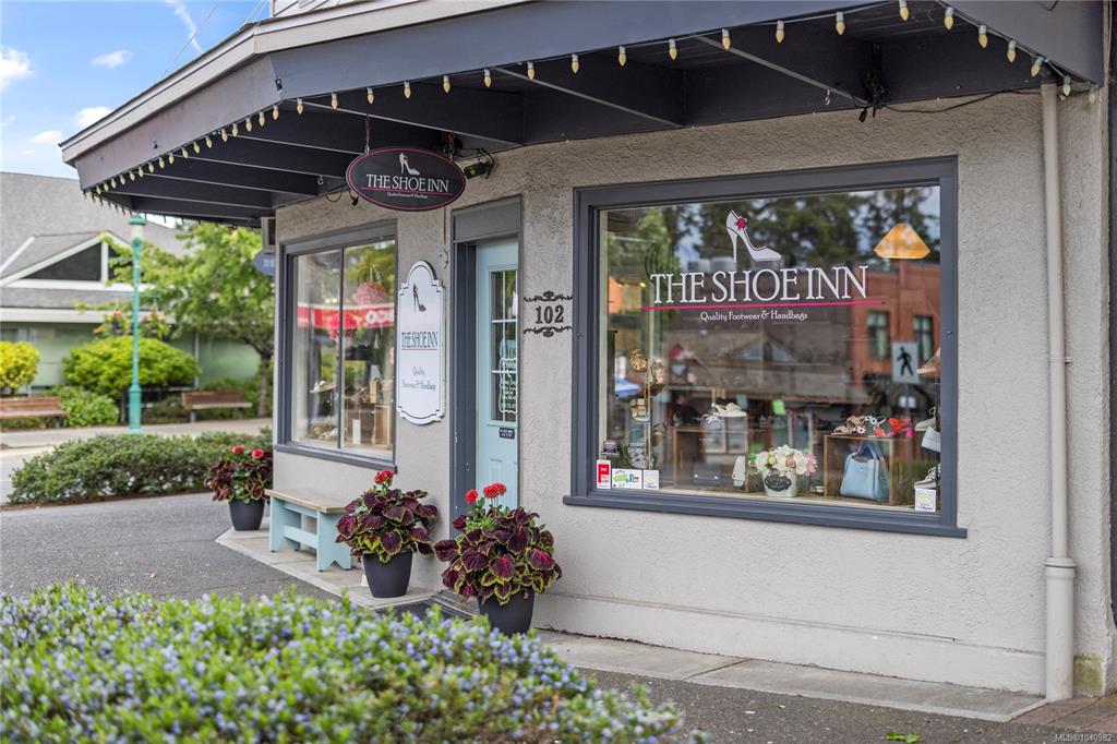 Second View of 102 Second Ave W, Qualicum Beach, BC, V9K 1S7