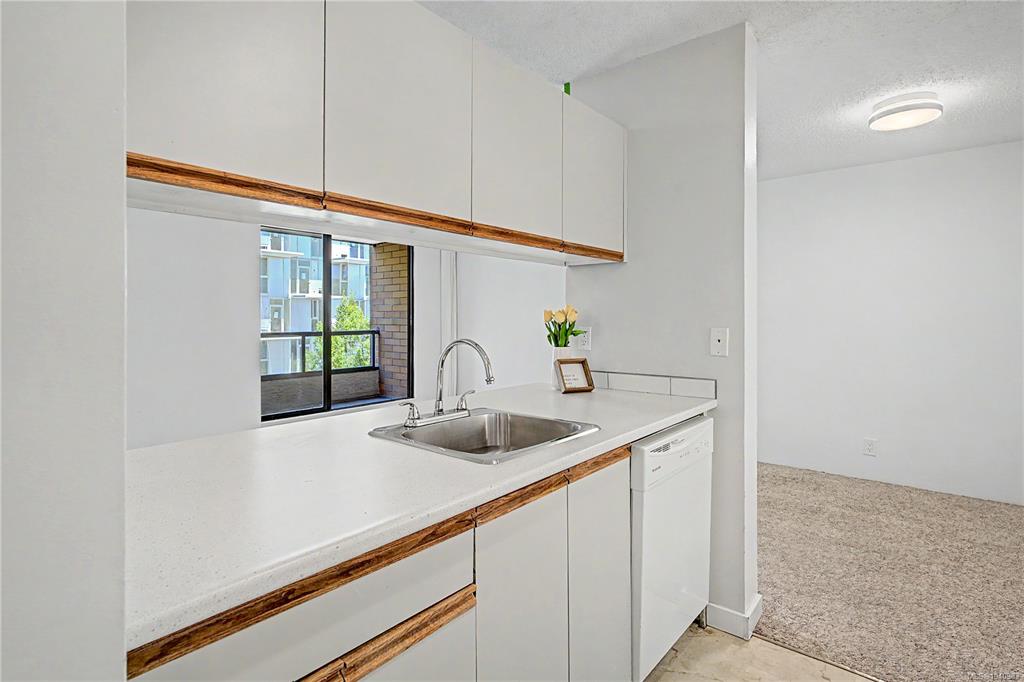 Fourth View of 1630 Quadra St, Victoria, BC, V8W 3J5