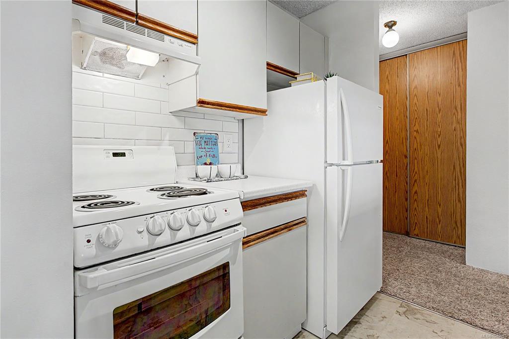 Fifth View of 1630 Quadra St, Victoria, BC, V8W 3J5