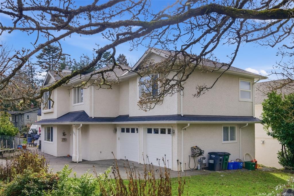 Third View of 1185 Rock St, Saanich, BC, V8P 2C1