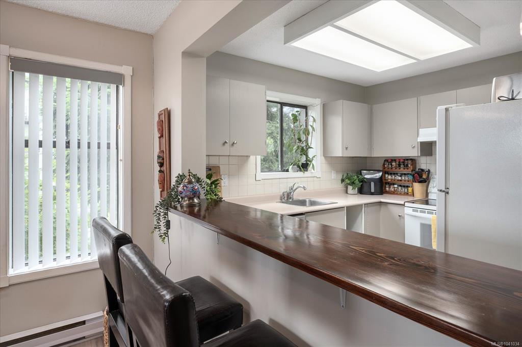 Fifth View of 309 Morison Ave, Azalea Terrace, Parksville, BC, V9P 1M6