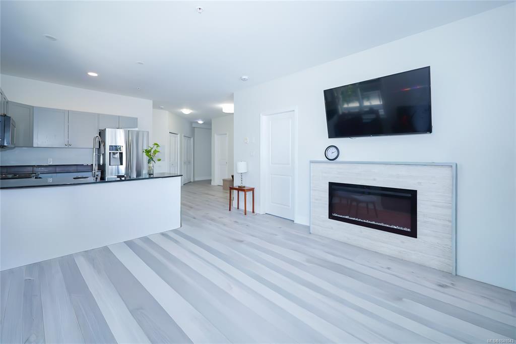 Fifth View of 821 Goldstream Ave, Langford, BC, V9B 2X8