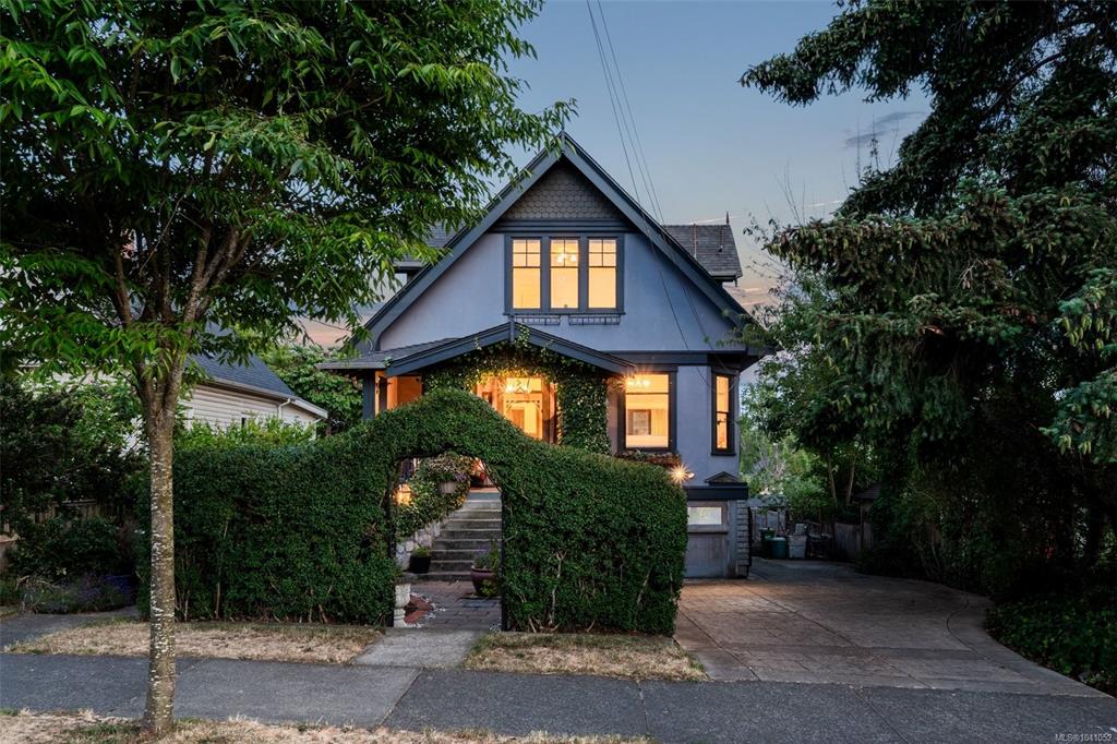 Third View of 1415 Gladstone Ave, Victoria, BC, V8R 1S2
