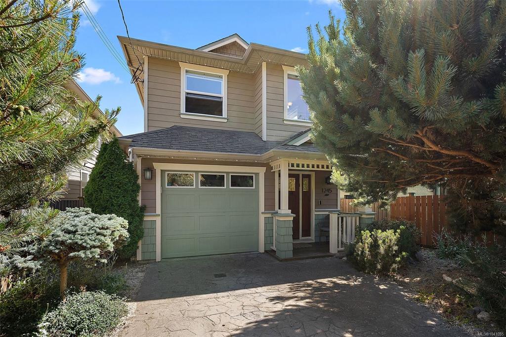 1245 Rudlin St, 1041055, BC,