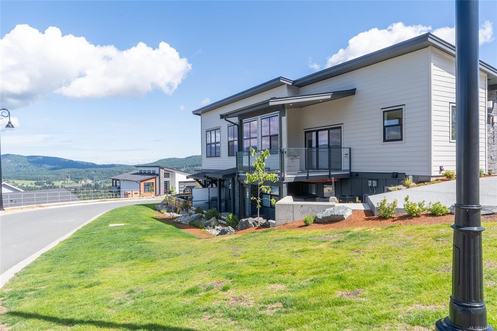 Third View of 3227 Woodrush Dr, Duncan, BC, V9L 0J9