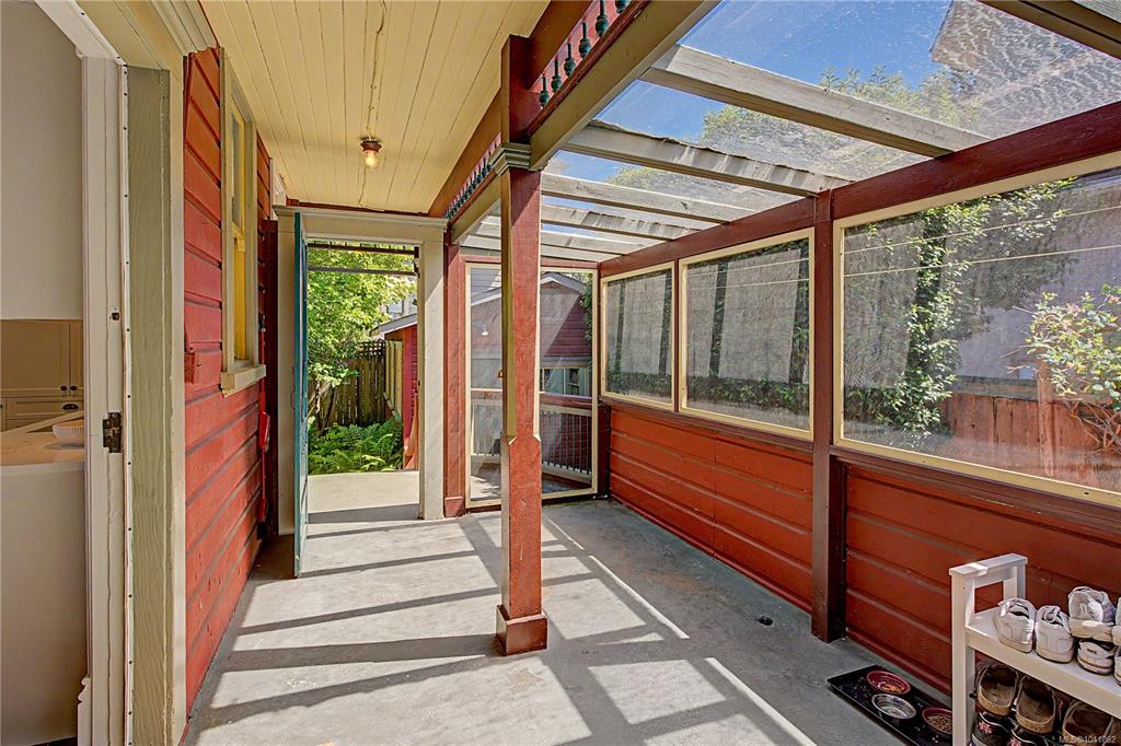 Third View of 35 San Jose Ave W, Victoria, BC, V8W 2C1
