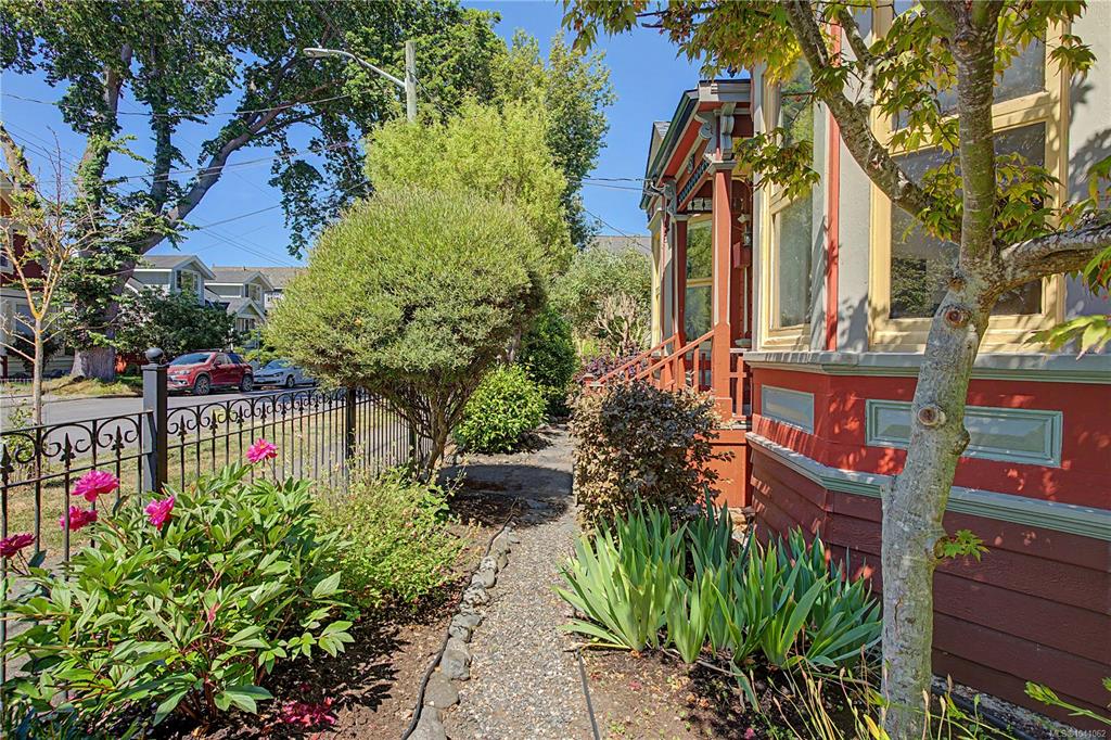 Fourth View of 35 San Jose Ave W, Victoria, BC, V8W 2C1