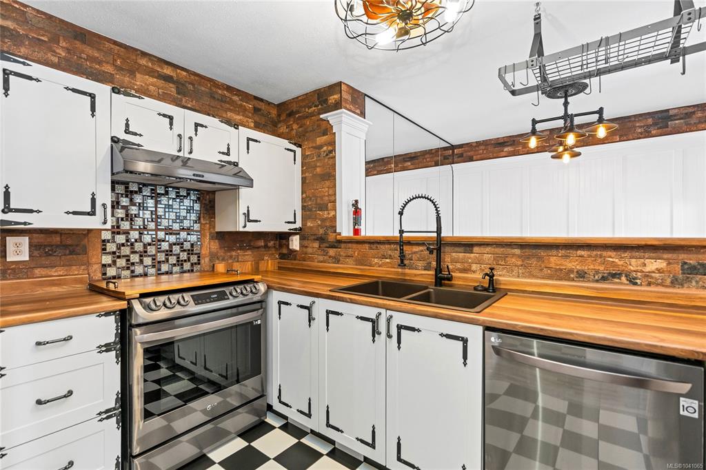 Third View of 2529 Wark St, Victoria, BC, V8T 5G6