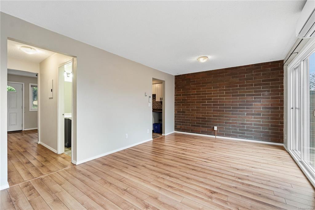 Fifth View of 285 Harewood Rd, Maple Tree Village, Nanaimo, BC, V9Y 2Z1
