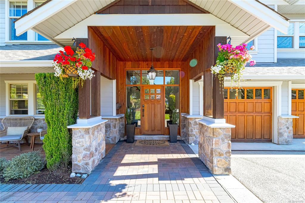 Fourth View of 1786 Barrie Rd, Saanich, BC, V8N 2W7